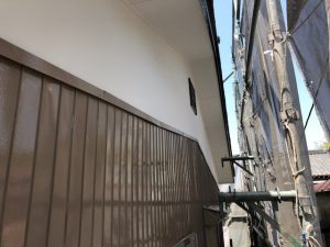 千葉中央区生実町の塗装工事中です。